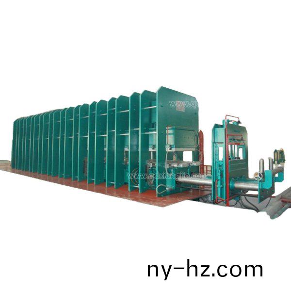 鋼(gang)絲繩輸送帶(dai)生(sheng)産線(xian)