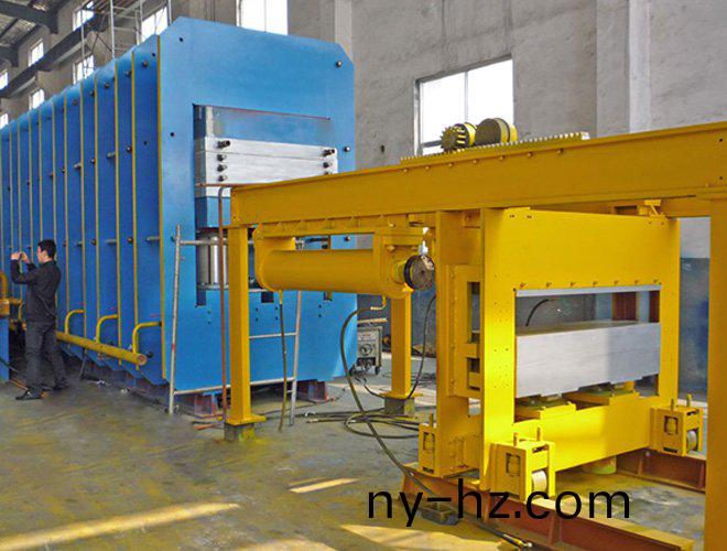 織(zhi)物(wu)芯(xin)輸送(song)帶(dai)生産(chan)線