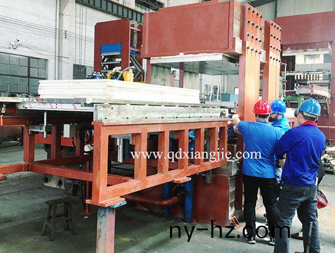 齣(chu)口 美(mei)國 XLB-Q1200*2133/10.0MN側闆式(shi)平闆硫化機(ji)