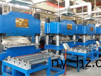 XLB-1200x1200-1000T立(li)柱式(shi)實心胎硫(liu)化機