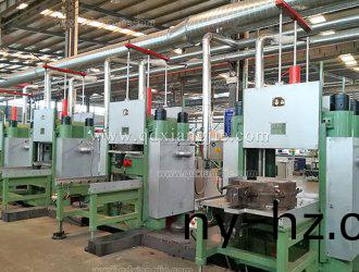 XLB-900*900 -500噸(dun) 立柱(zhu)式支座硫(liu)化機