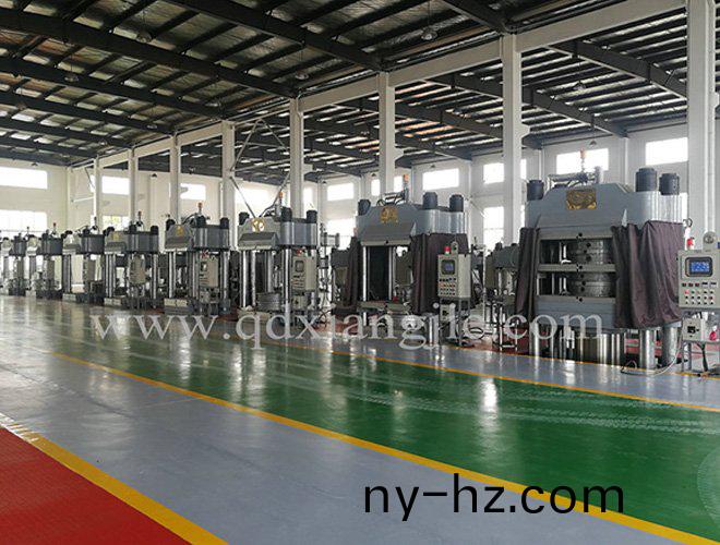 新設(shè)計(jì)實(shí)心(xin)胎(tai)硫(liu)化(hua)機(jī)(ji)