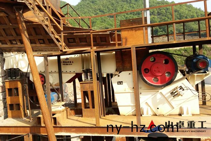 歐版顎式破碎機(jī)現(xiàn)(xian)場(chǎng)(chang)