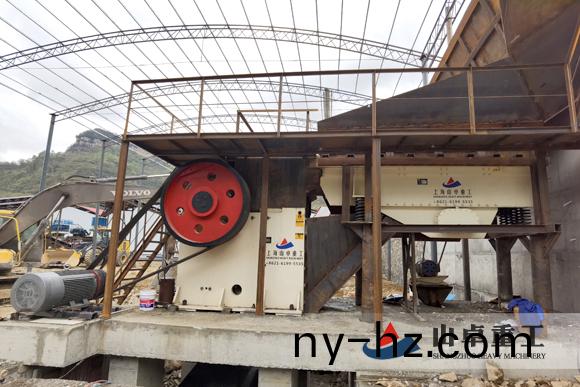 顎式(shi)破碎機